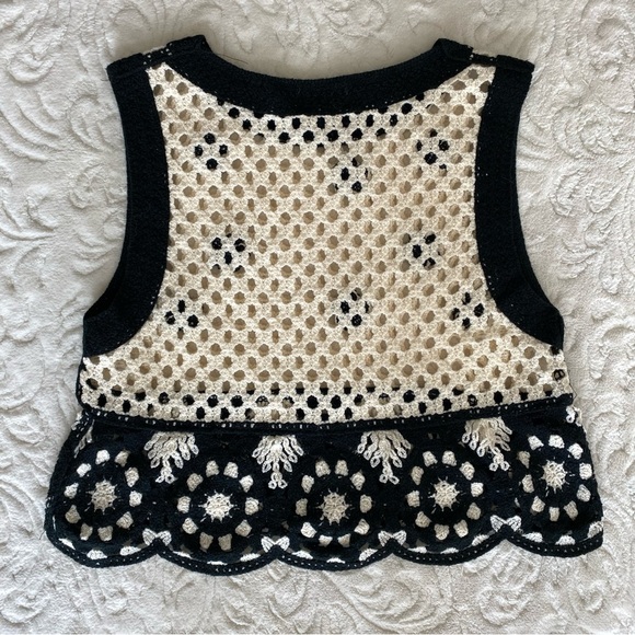 Black and Cream Crochet Crop Top - Picture 2 of 2